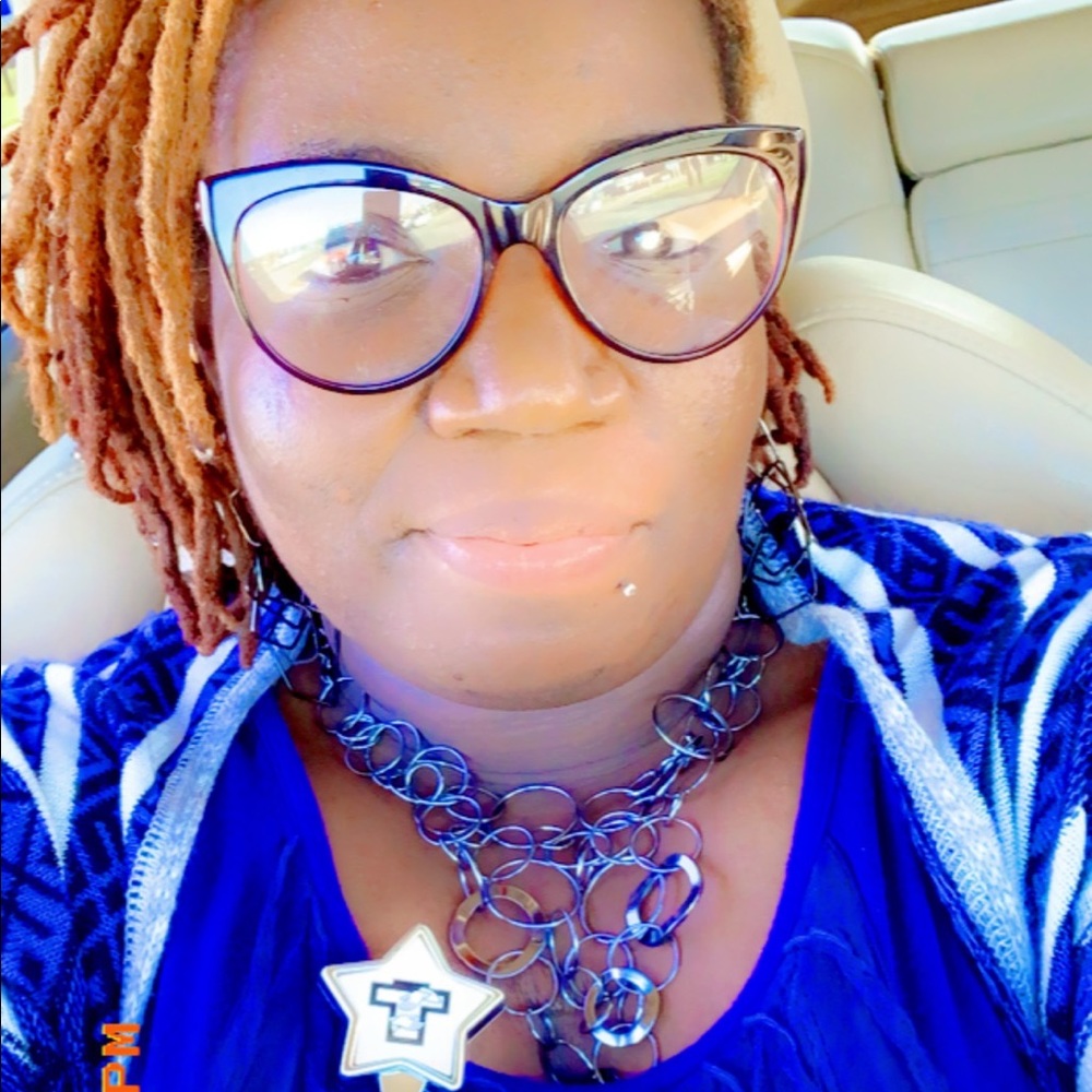 Meet your Posher, Tiffany